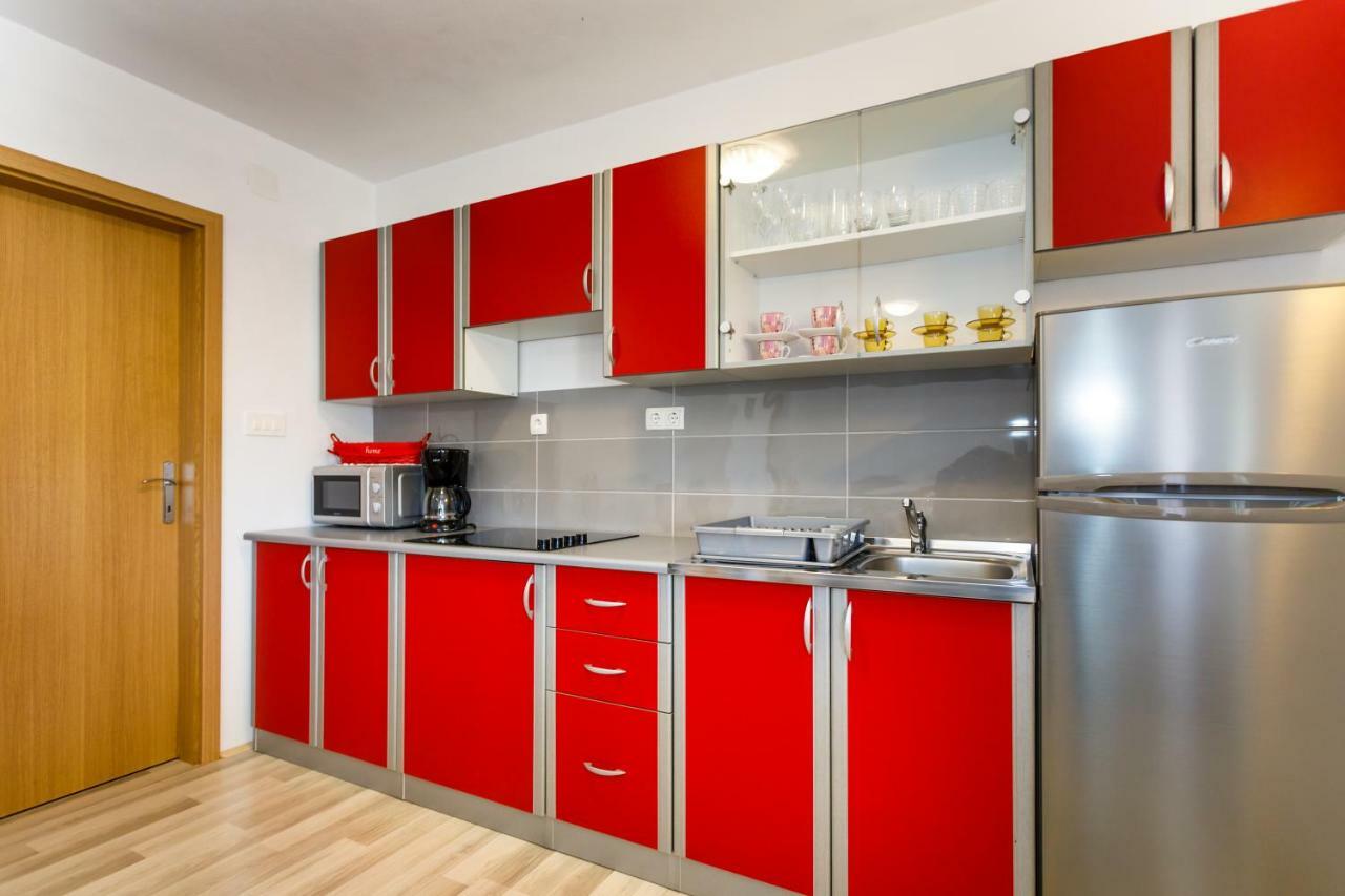 Apartman Dobrila Vrh  Exteriör bild
