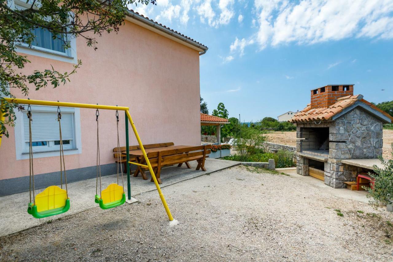 Apartman Dobrila Vrh  Exteriör bild