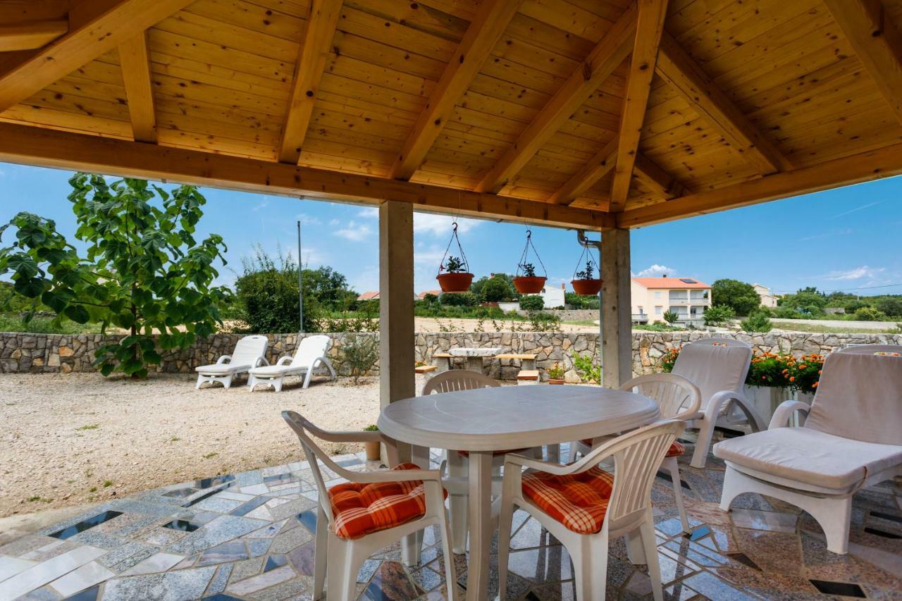 Apartman Dobrila Vrh  Exteriör bild