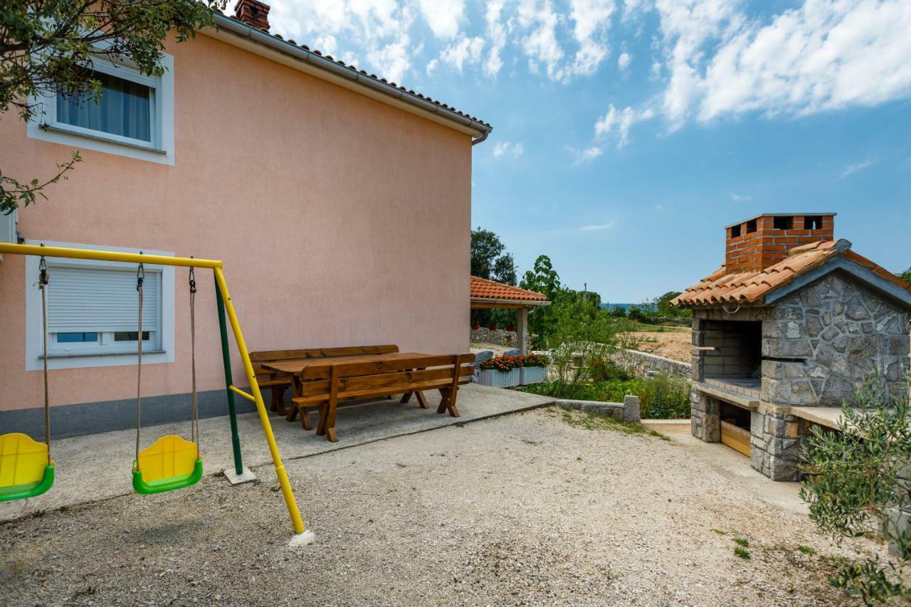 Apartman Dobrila Vrh  Exteriör bild